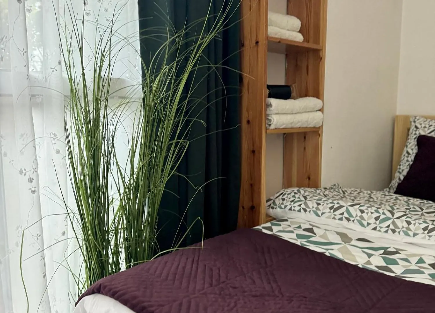Bright Studio, Astir Tirane Daire Tiran